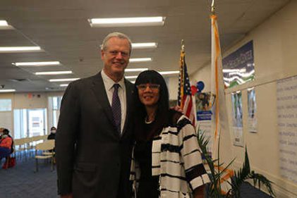 Governor Baker visits vaccination site